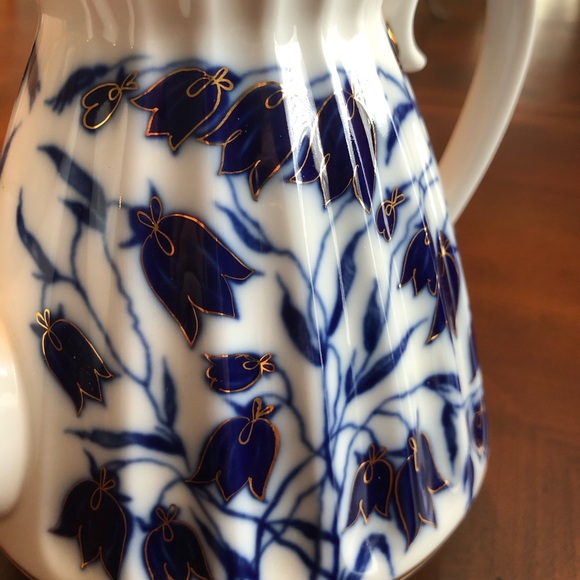 Lomonosov made in St. Petersburg Russia Porcelain with 22K Gold Trim Teapot - Picture 3 of 10